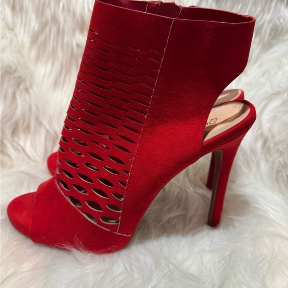 Qupid Red Sandals with Laser-Cut Design - Picture 4 of 10